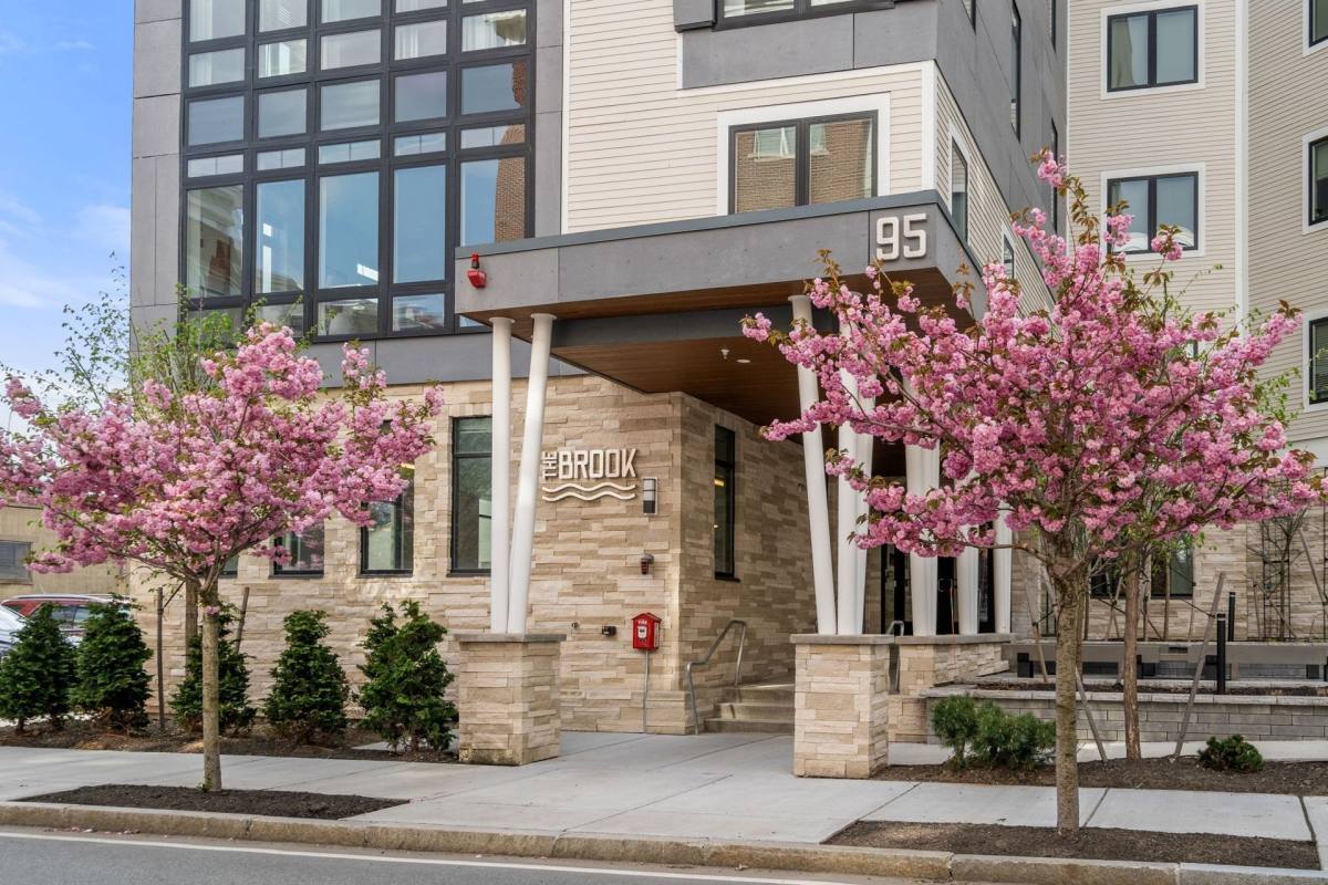Apartment for rent at 95 Fawcett St, Cambridge, MA 02138