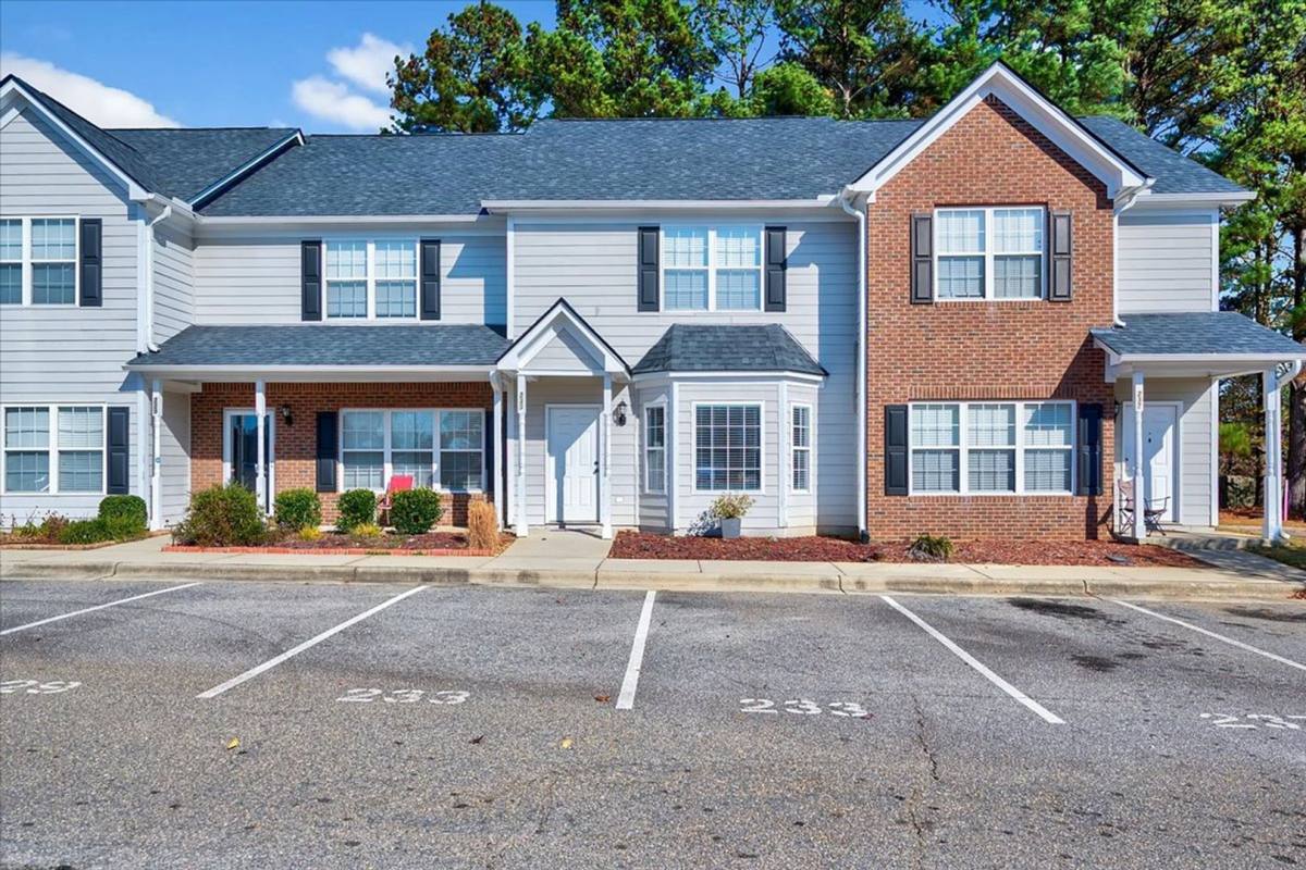 Townhouse for rent at 233 Dairy Rd, Clayton, NC 27520