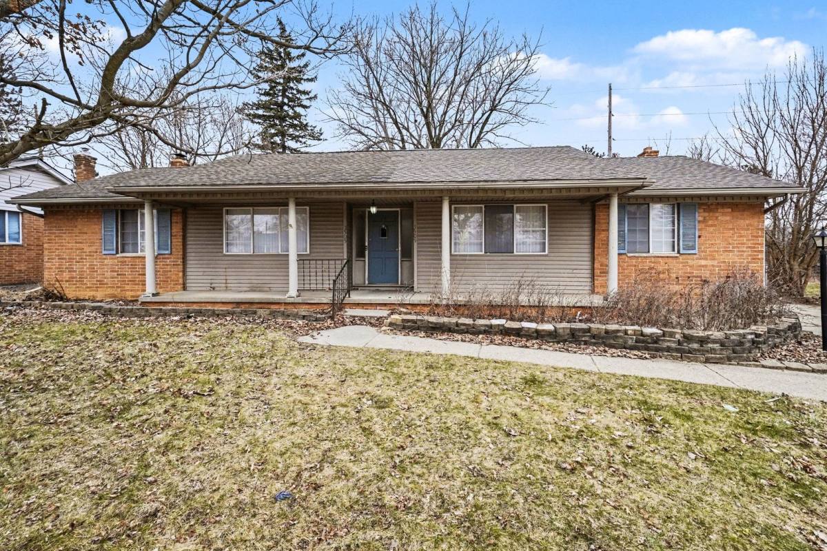 House for rent at 3505 Ridgecliffe Dr, Flint, MI 48532