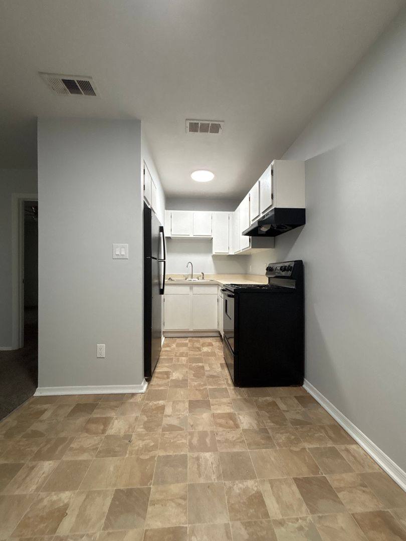 Apartment for rent at 2712 W Tharpe St, Tallahassee, FL 32303