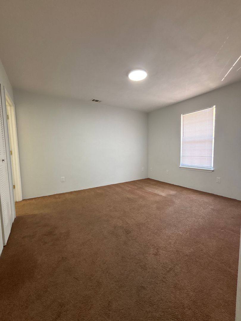 Apartment for rent at 2712 W Tharpe St, Tallahassee, FL 32303