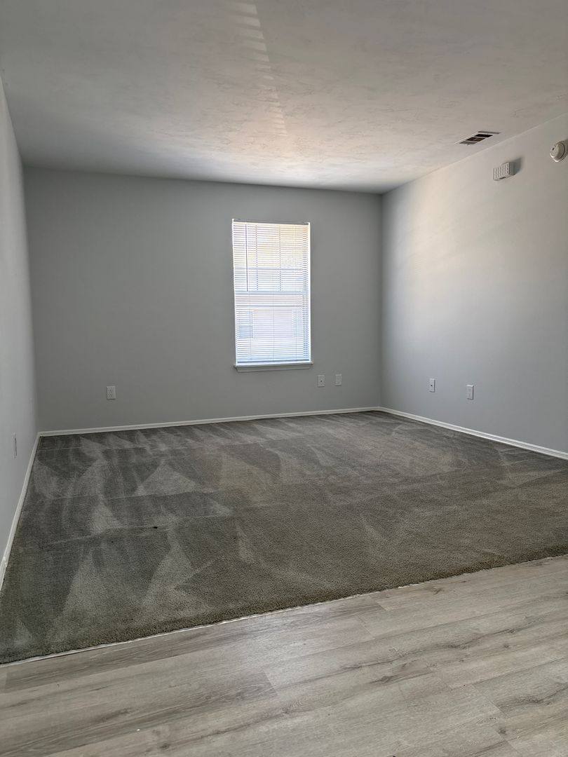 Apartment for rent at 2712 W Tharpe St, Tallahassee, FL 32303