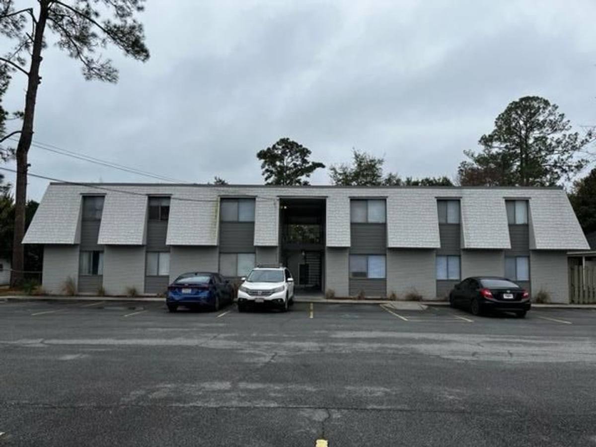 Apartment for rent at 202 E Main St, Hahira, GA 31632