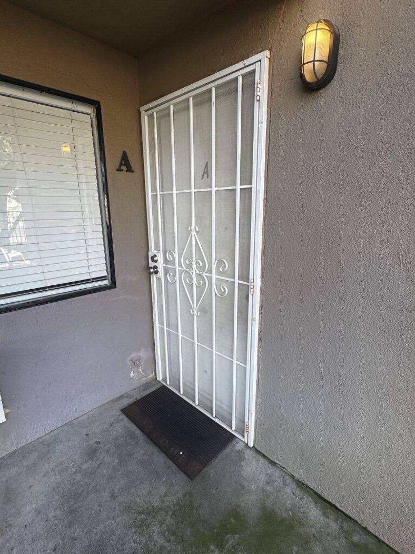 Apartment for rent at 425 S 3rd Ave, Oakdale, CA 95361