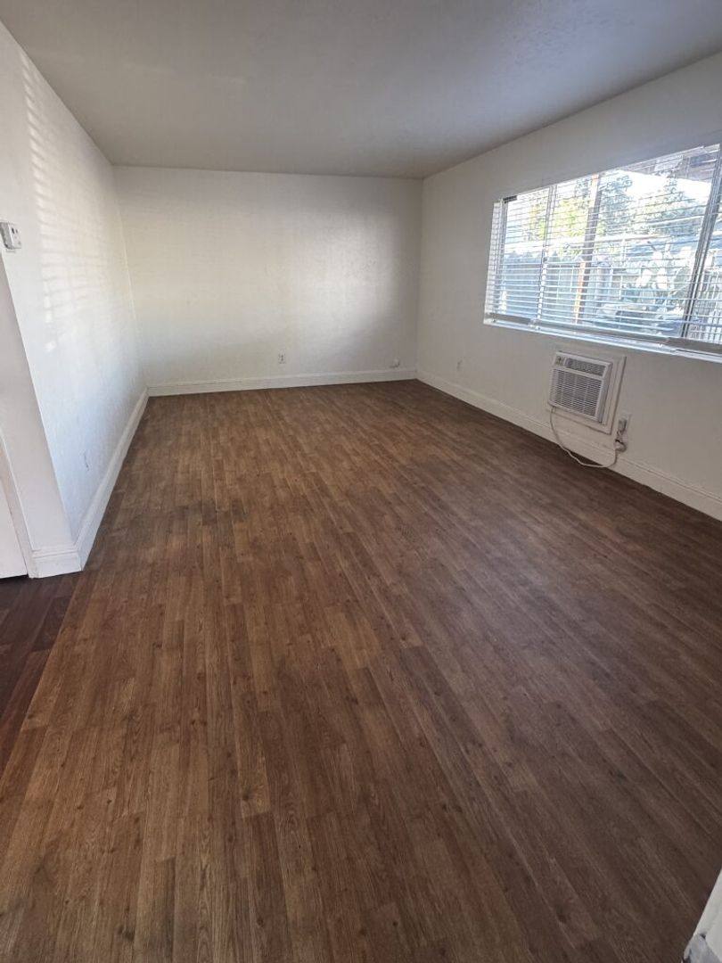Apartment for rent at 425 S 3rd Ave, Oakdale, CA 95361