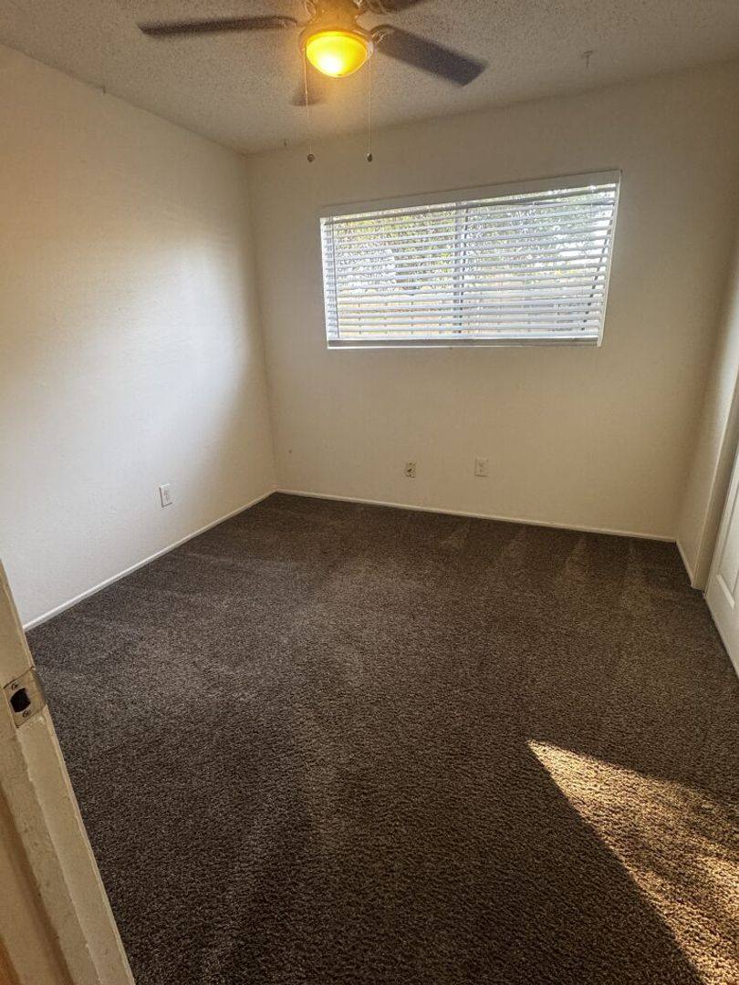 Apartment for rent at 425 S 3rd Ave, Oakdale, CA 95361