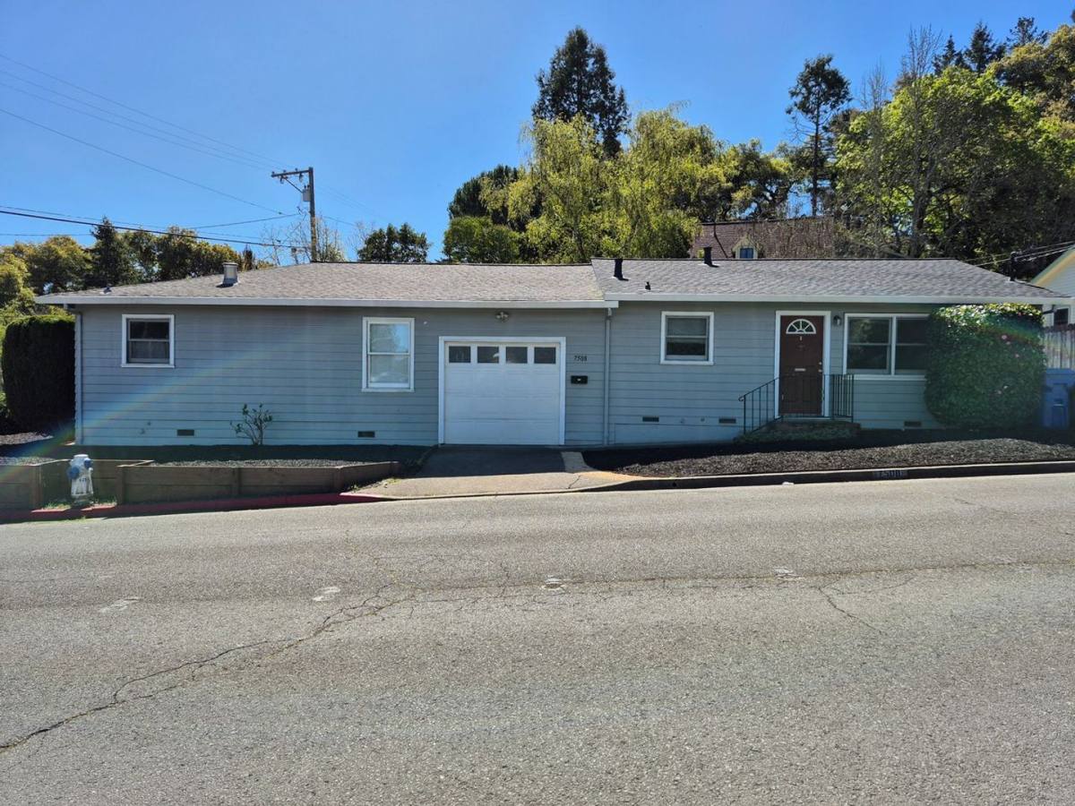House for rent at 7508 Washington Ave, Sebastopol, CA 95472