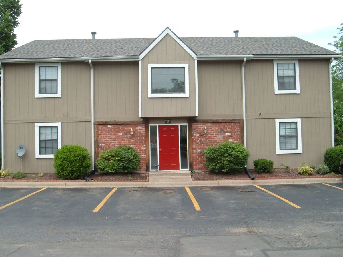 Apartment for rent at 630 Michigan St, Lawrence, KS 66044