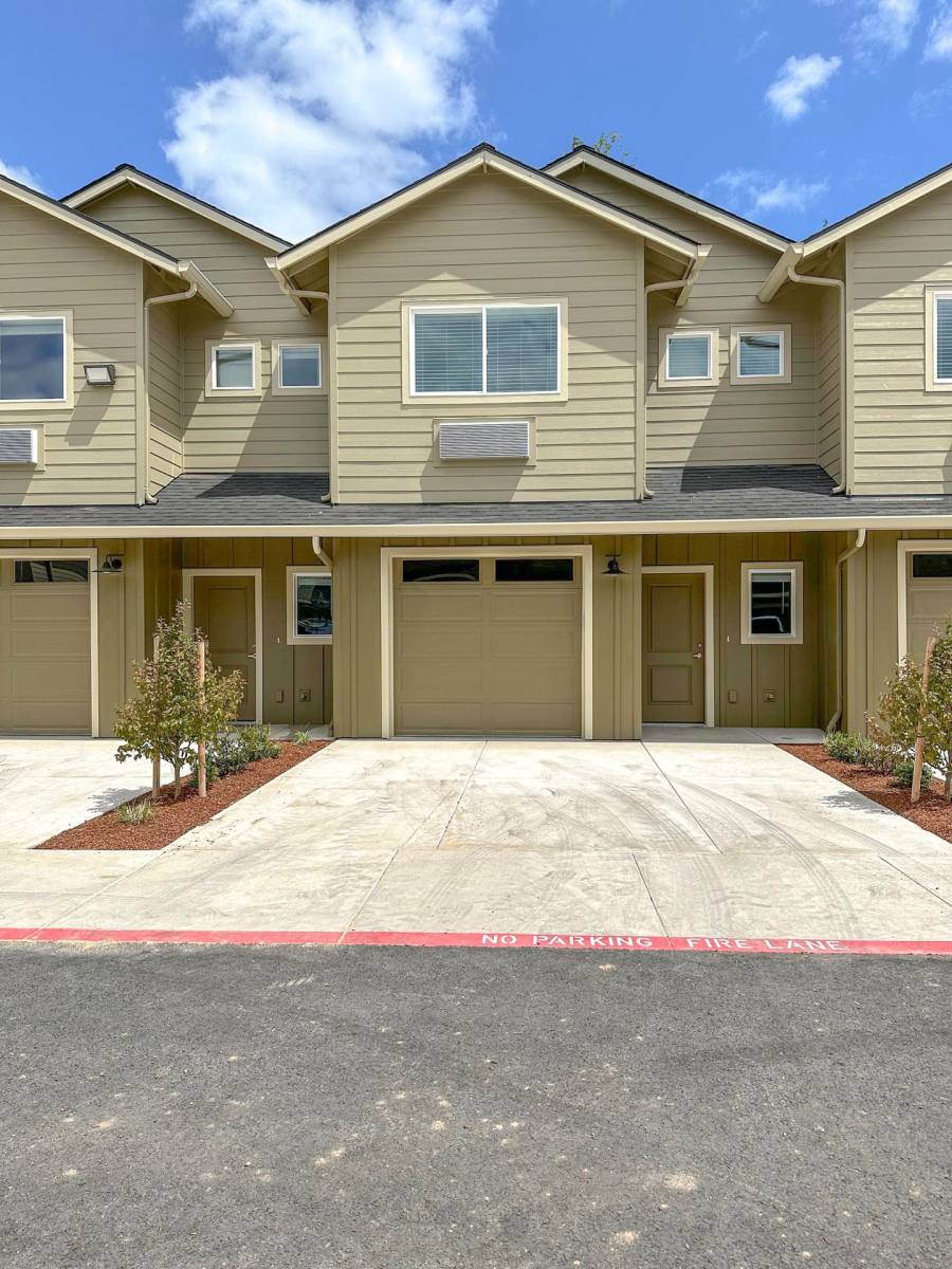 Townhouse for rent at 4624 Lancaster Dr NE, Salem, OR 97305