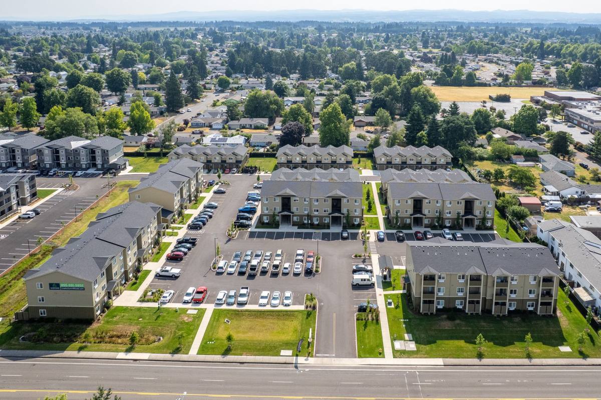Townhouse for rent at 4624 Lancaster Dr NE, Salem, OR 97305