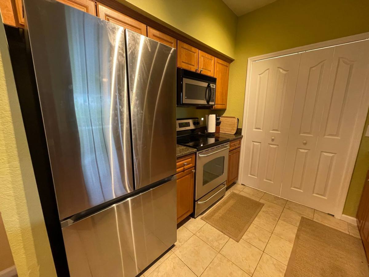 Apartment for rent at 12920 Positano Circle, Naples, FL 34105