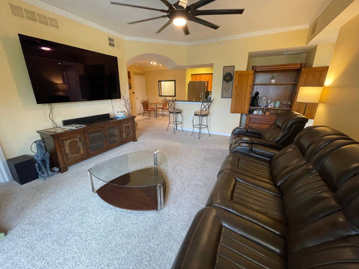 Apartment for rent at 12920 Positano Circle, Naples, FL 34105