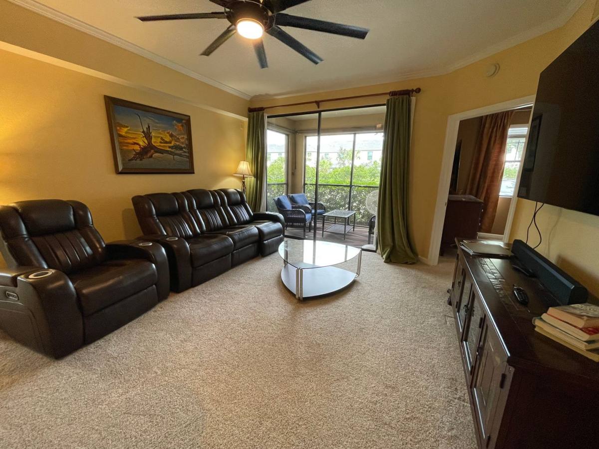 Apartment for rent at 12920 Positano Circle, Naples, FL 34105