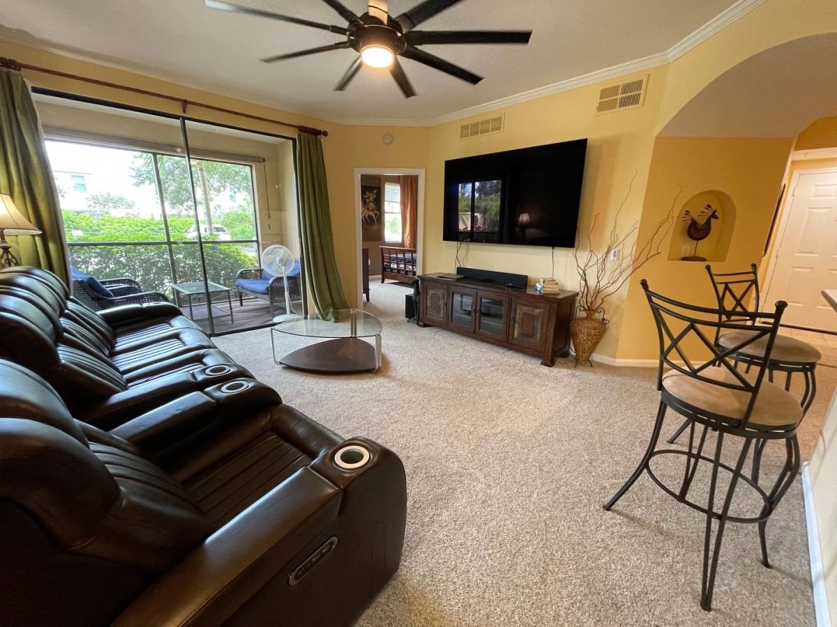 Apartment for rent at 12920 Positano Circle, Naples, FL 34105