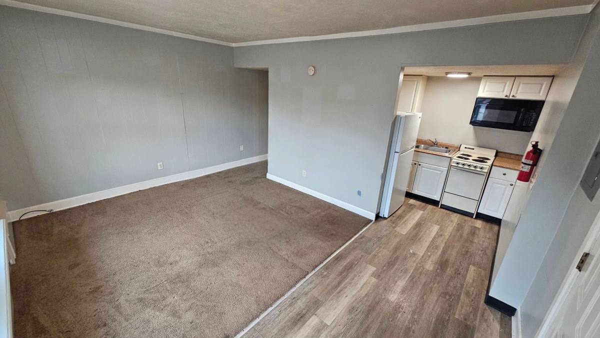 Apartment for rent at 38 Baldwin Ave, Mansfield, OH 44906