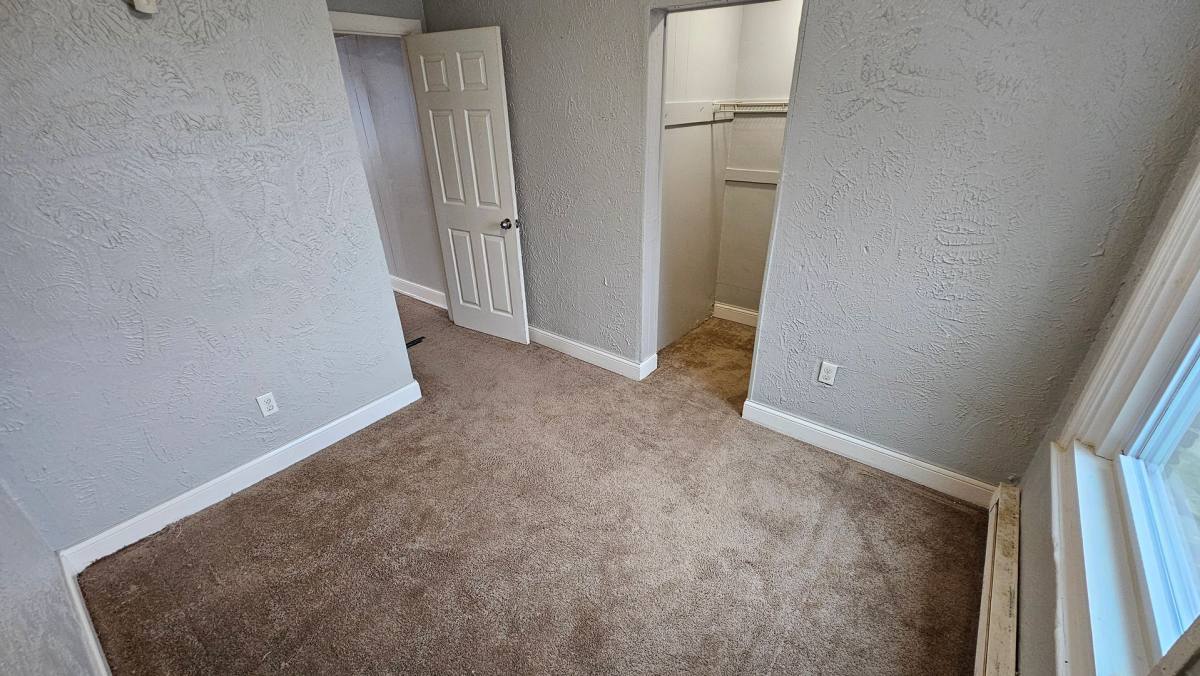 Apartment for rent at 38 Baldwin Ave, Mansfield, OH 44906