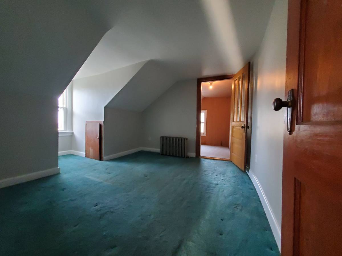 Apartment for rent at 86-88 Garibaldi Ave, Bangor, PA 18013