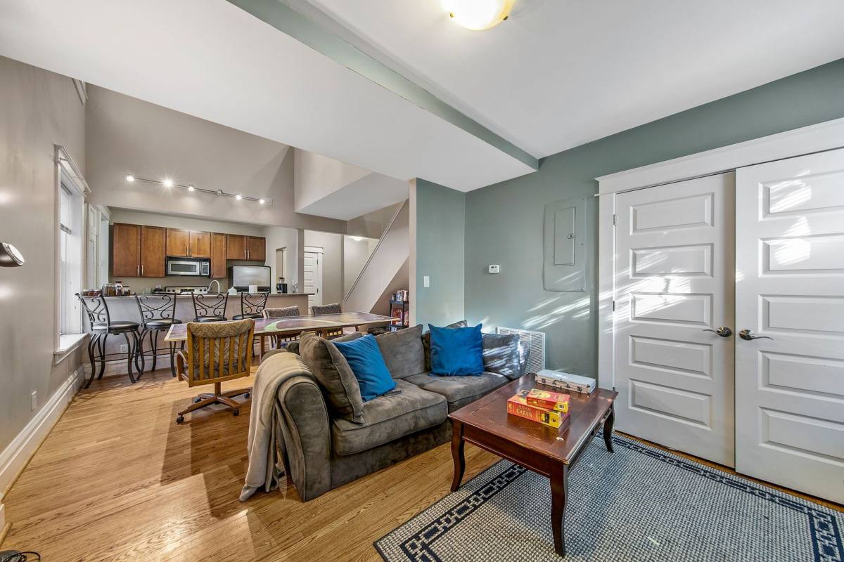 Apartment for rent at 705 Interdrive, Saint Louis, MO 63130