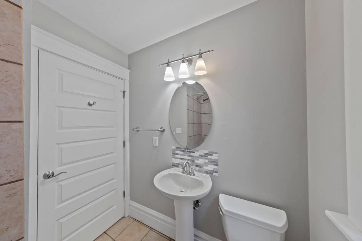 Apartment for rent at 705 Interdrive, Saint Louis, MO 63130