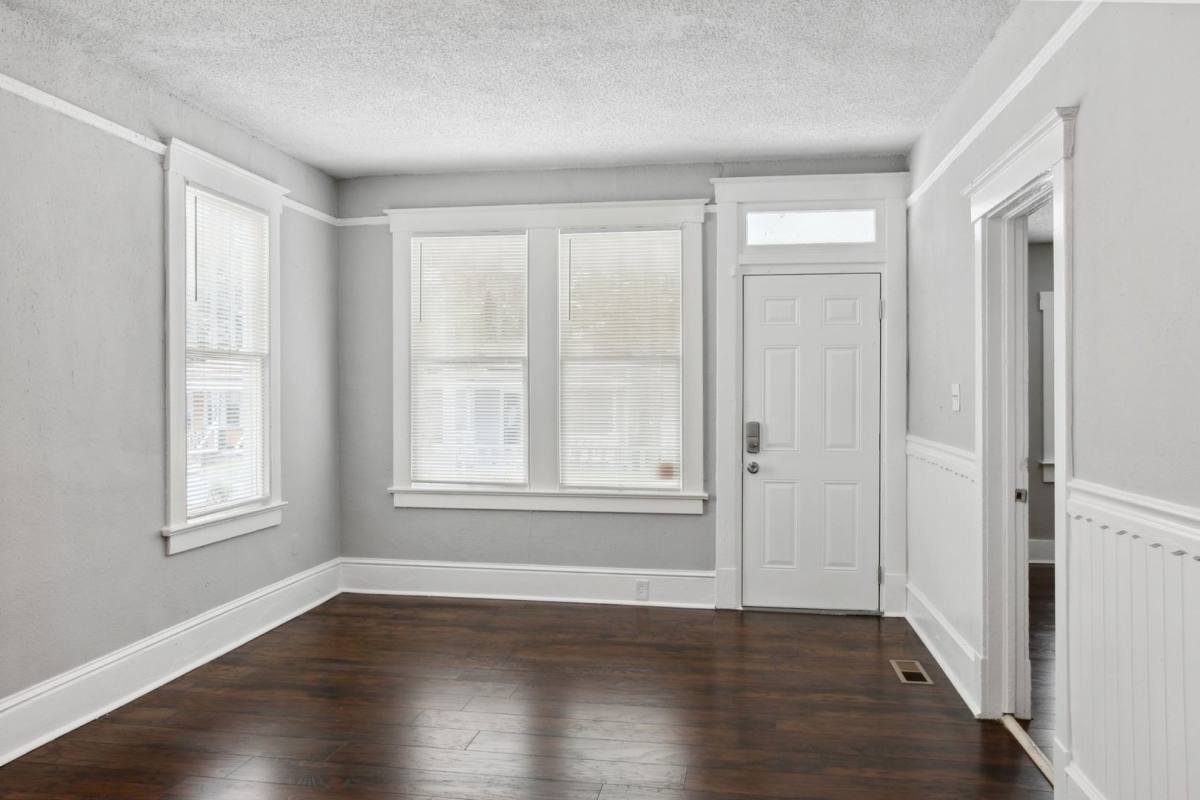 House for rent at 923 W Victory Dr, Savannah, GA 31405
