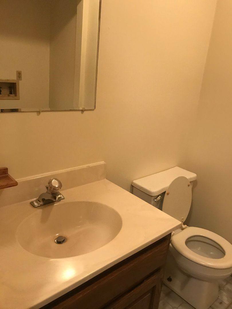 Apartment for rent at 102 Newbury Hollow Lane, Syracuse, NY 13210