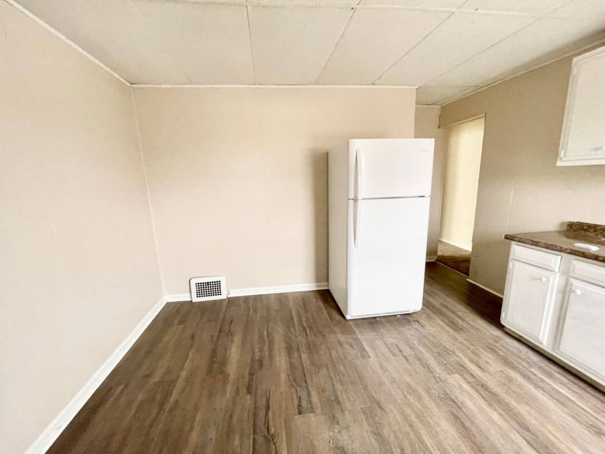 Apartment for rent at 203 Florida - 812 E Erie #824, Lorain, OH 44052