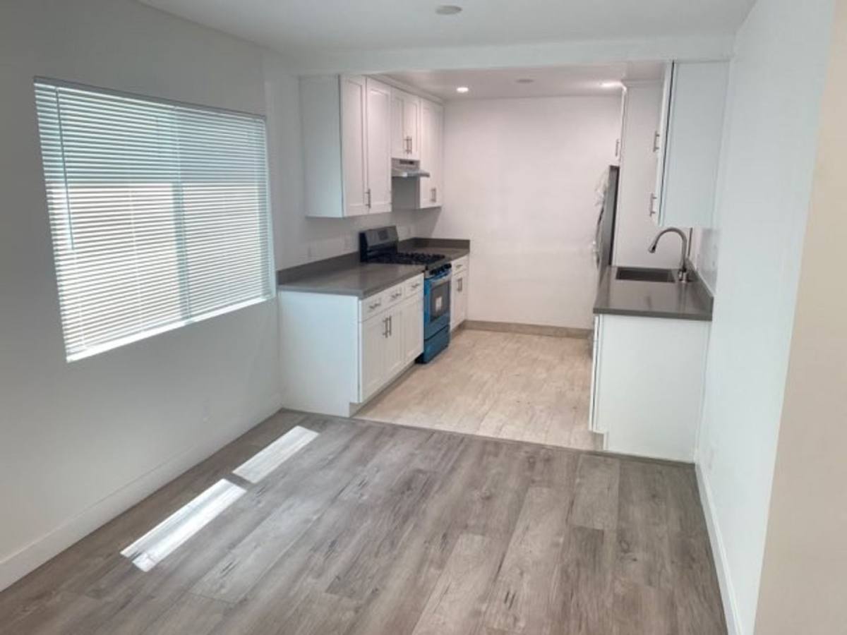 Apartment for rent at 4324 Ventura Canyon Ave, Sherman Oaks, CA 91423