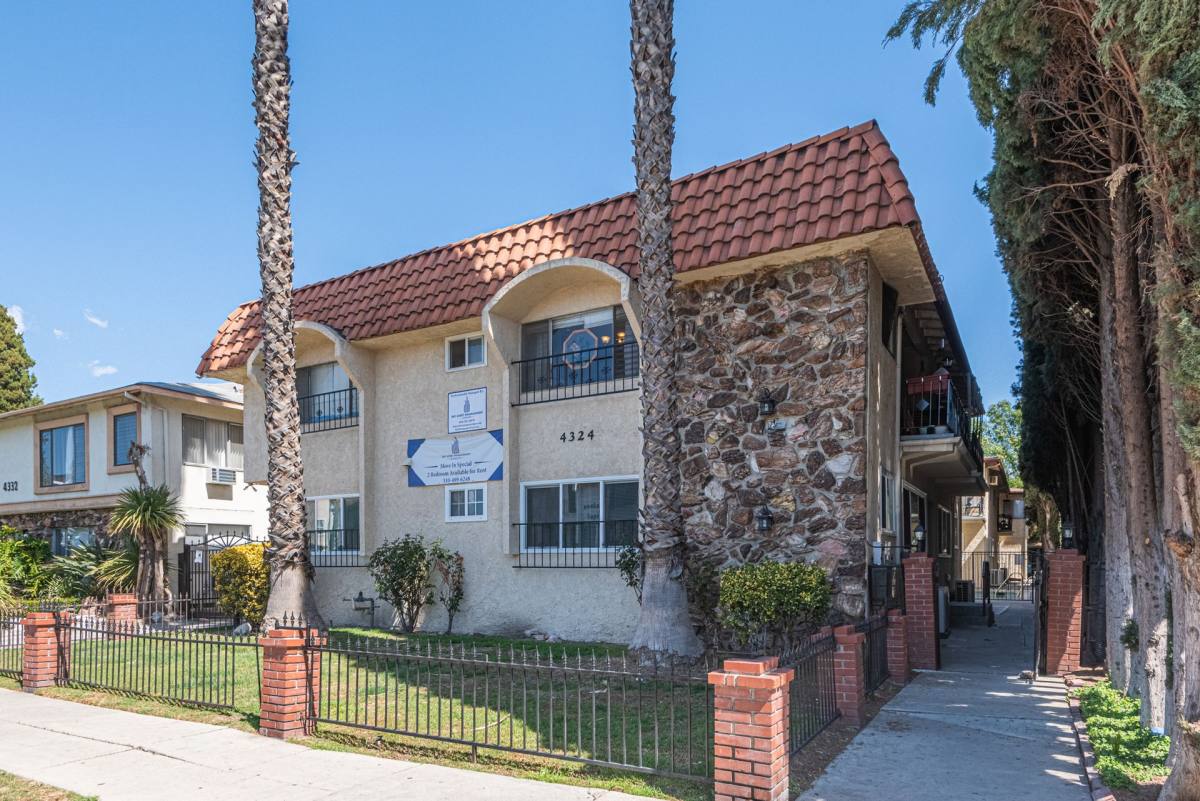 Apartment for rent at 4324 Ventura Canyon Ave, Sherman Oaks, CA 91423