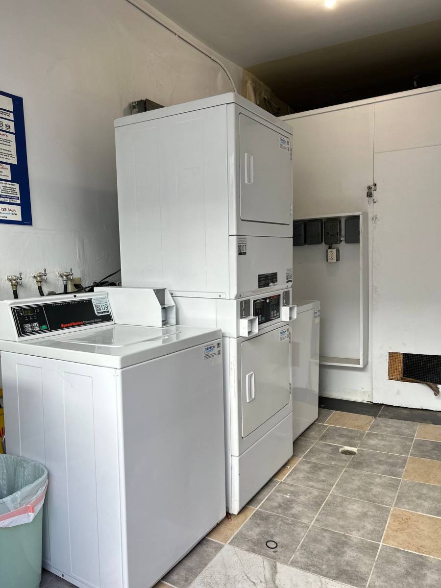 Apartment for rent at 4324 Ventura Canyon Ave, Sherman Oaks, CA 91423