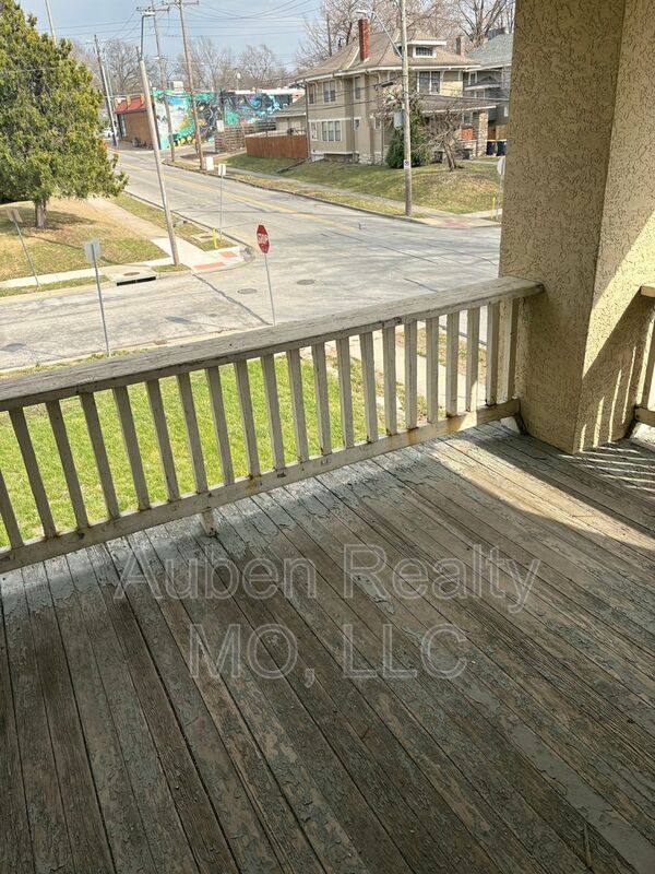 Apartment for rent at 5446 Harrison St #2F, Kansas City, MO 64110