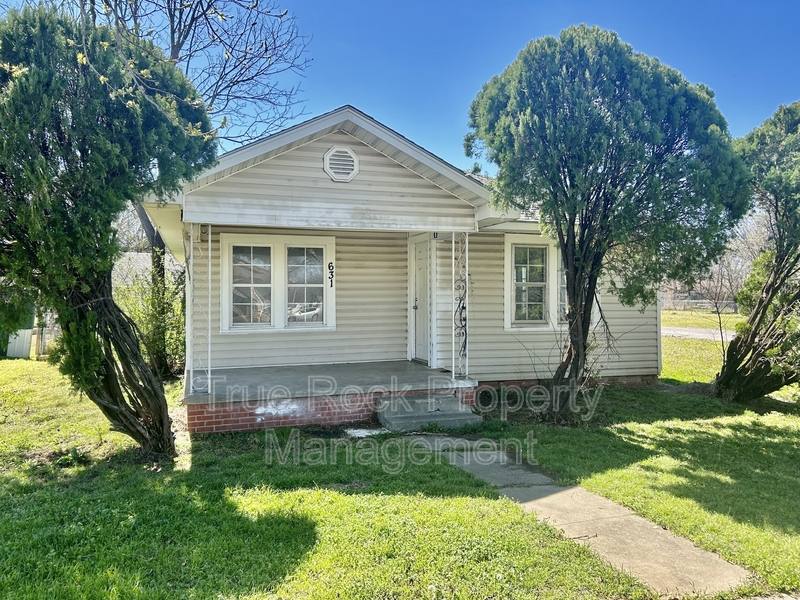 House for rent at 631 W 19th St, Ada, OK 74820
