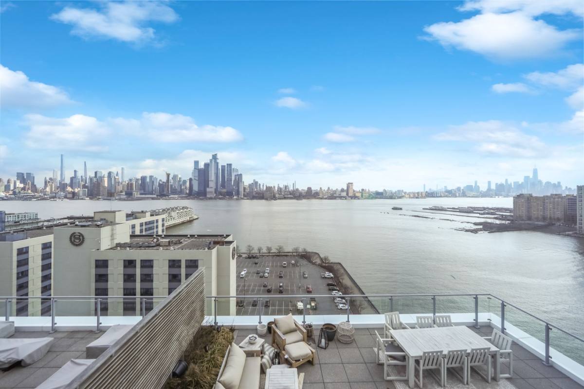 Apartment for rent at 805 Harbor Blvd, Englewood Cliffs, NJ 07632