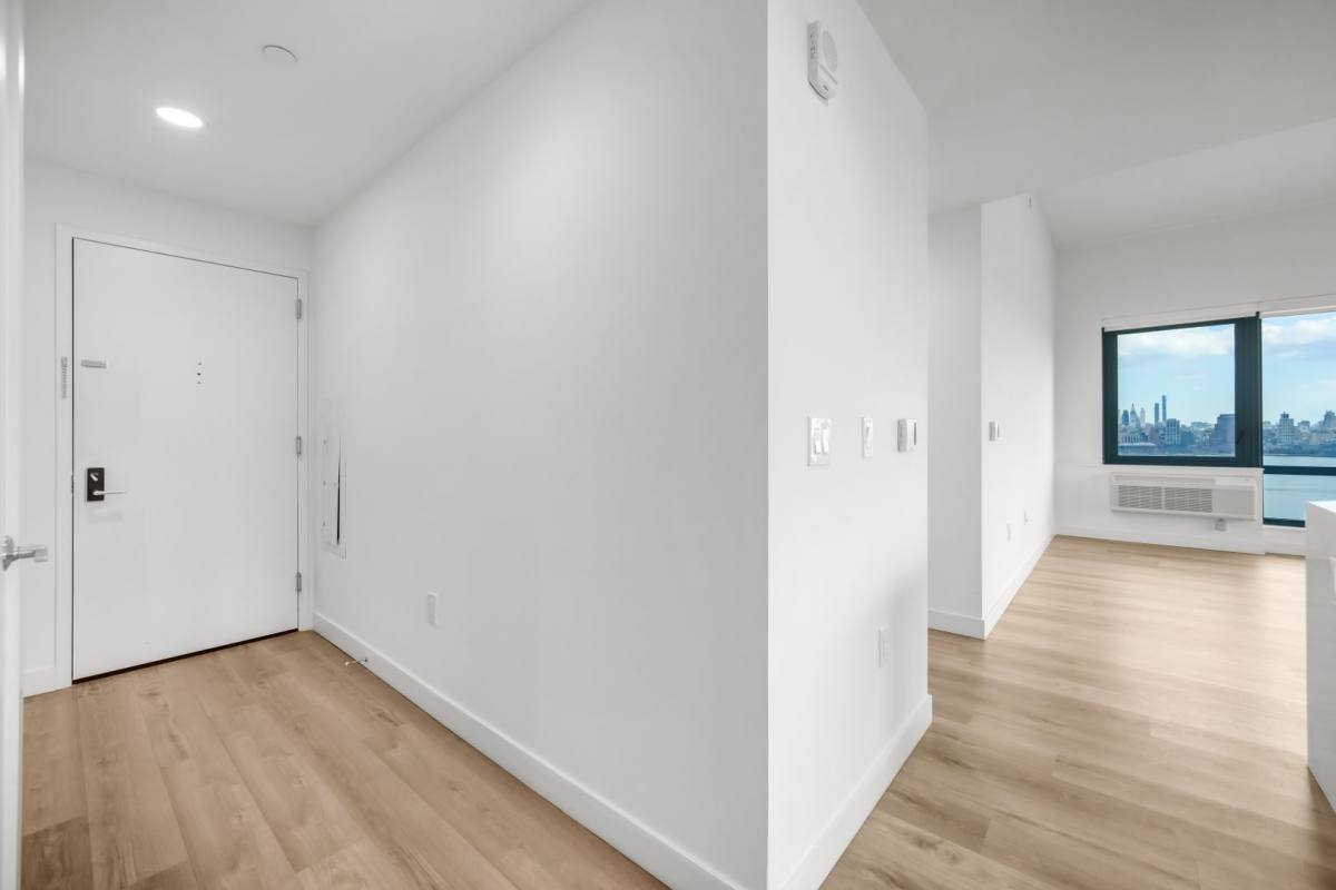 Apartment for rent at 805 Harbor Blvd, Englewood Cliffs, NJ 07632