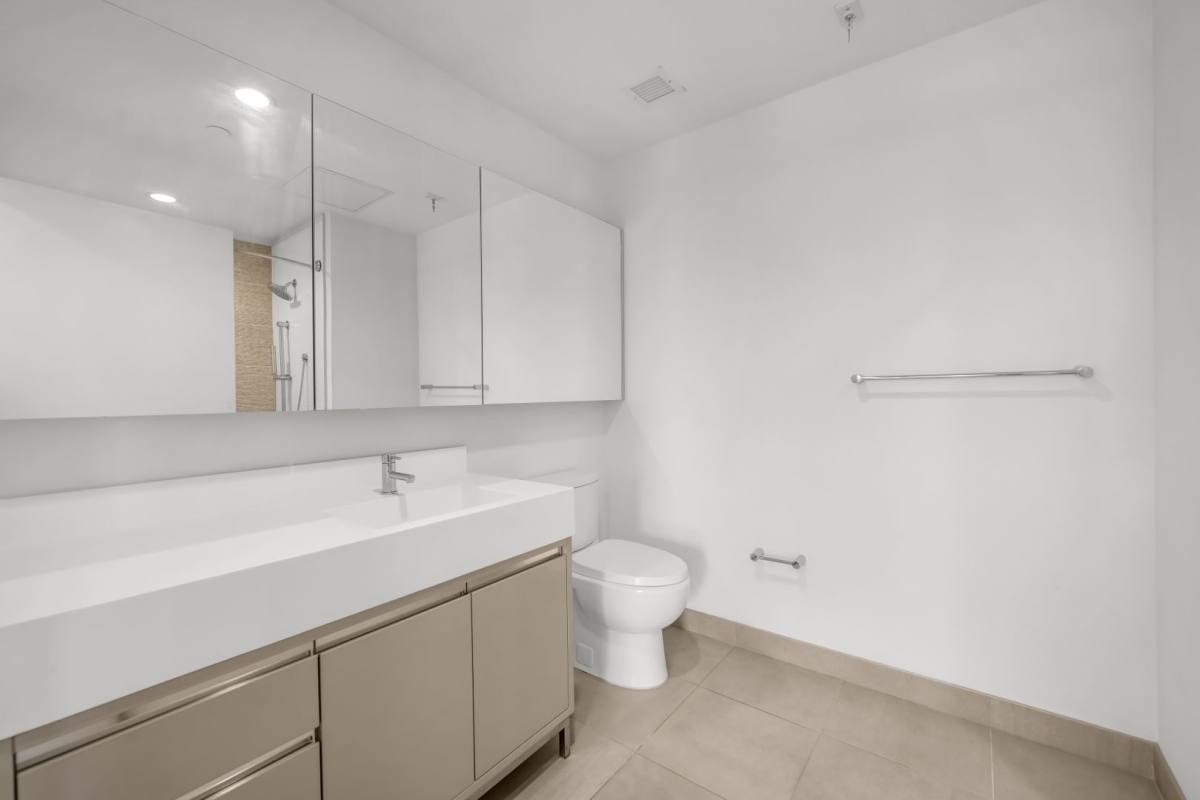 Apartment for rent at 805 Harbor Blvd, Englewood Cliffs, NJ 07632
