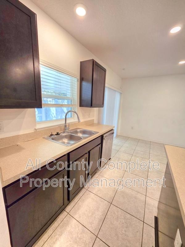 Townhouse for rent at 734 Bent Baum, Jacksonville, FL 32205