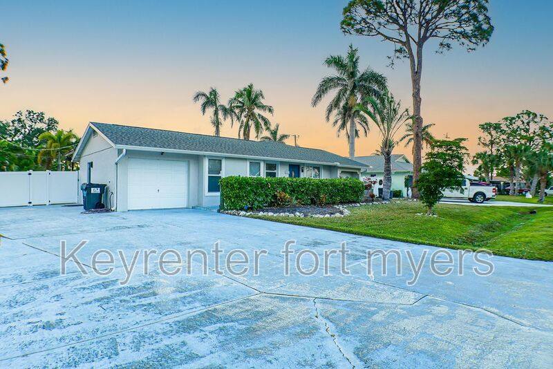 House for rent at 7189 Vassar Dr, Fort Myers, FL 33908