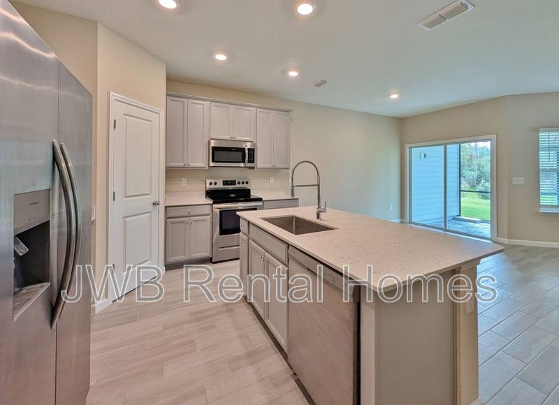 Townhouse for rent at 477 Albany Bay Blvd, Saint Johns, FL 32259