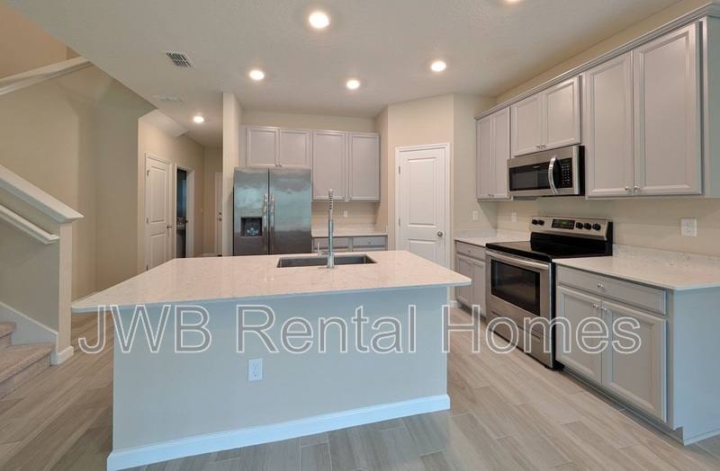 Townhouse for rent at 477 Albany Bay Blvd, Saint Johns, FL 32259