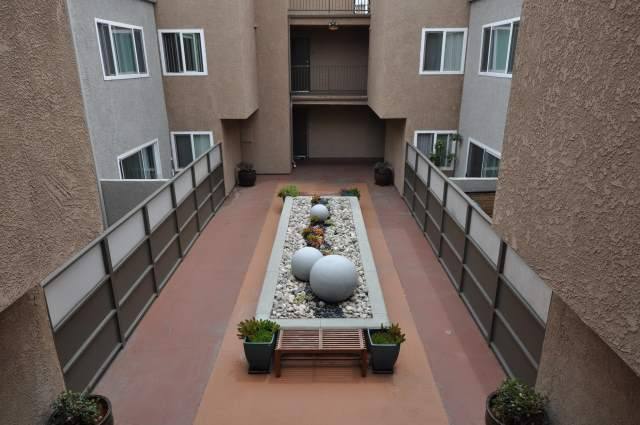 Apartment for rent at 11035 Otsego St, North Hollywood, CA 91601