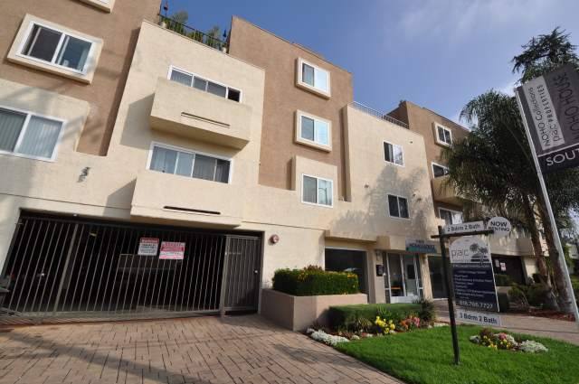 Apartment for rent at 11035 Otsego St, North Hollywood, CA 91601