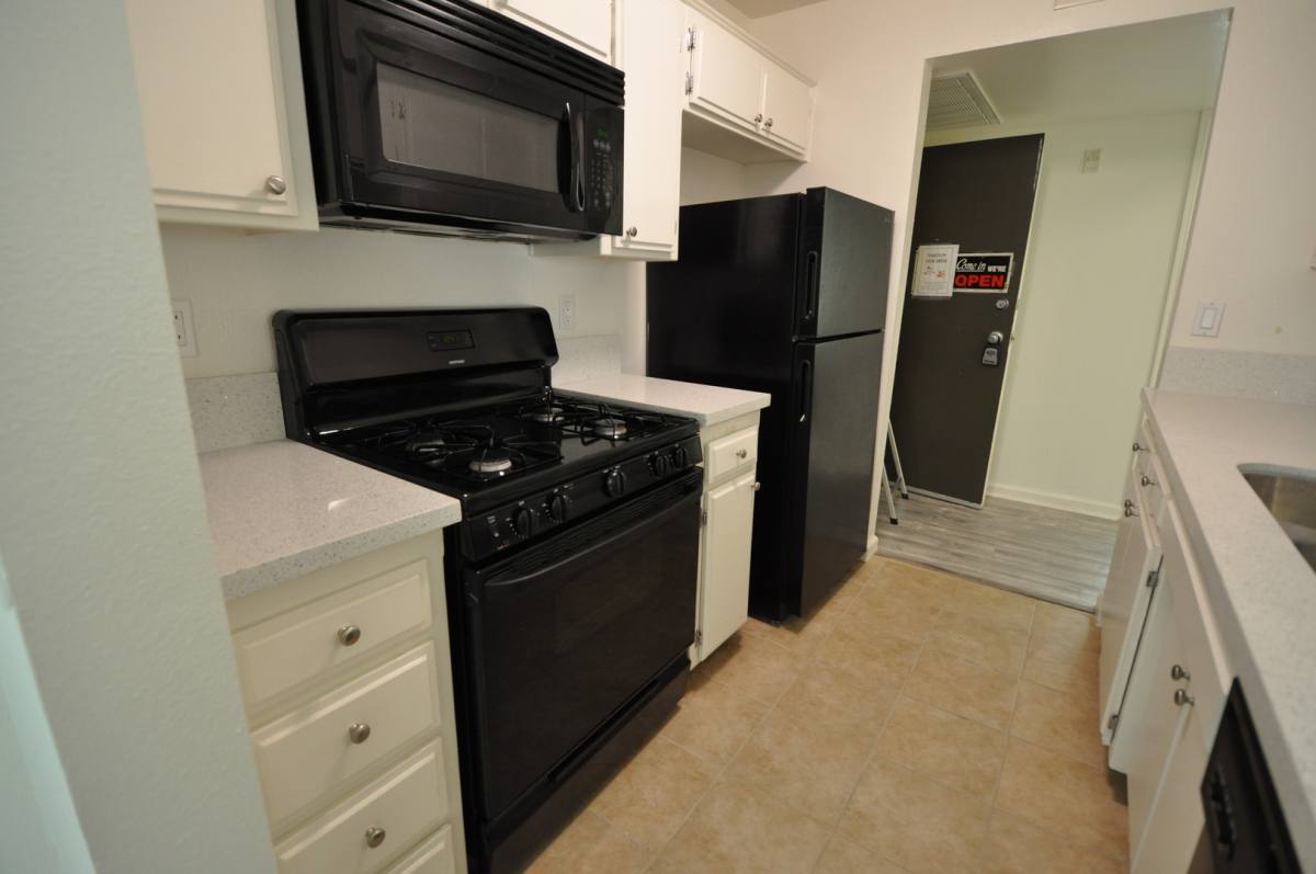 Apartment for rent at 11035 Otsego St, North Hollywood, CA 91601