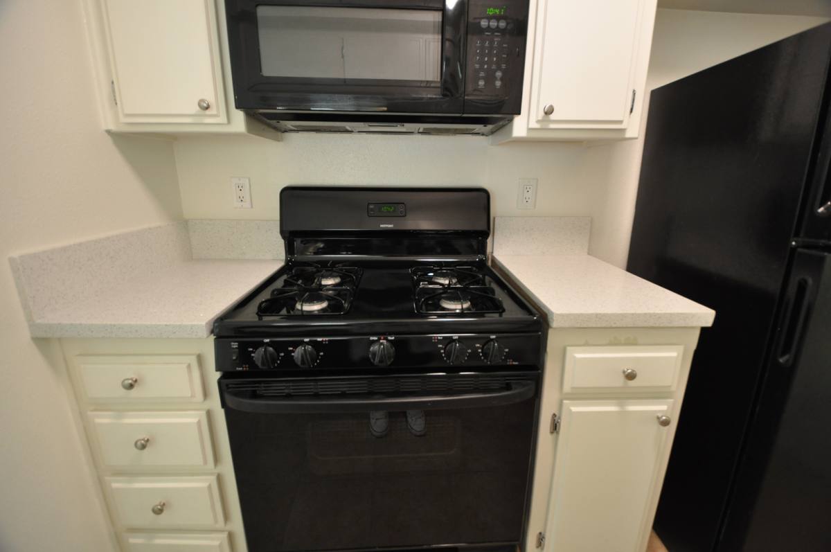 Apartment for rent at 11035 Otsego St, North Hollywood, CA 91601