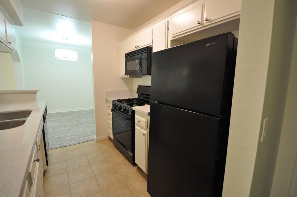 Apartment for rent at 11035 Otsego St, North Hollywood, CA 91601