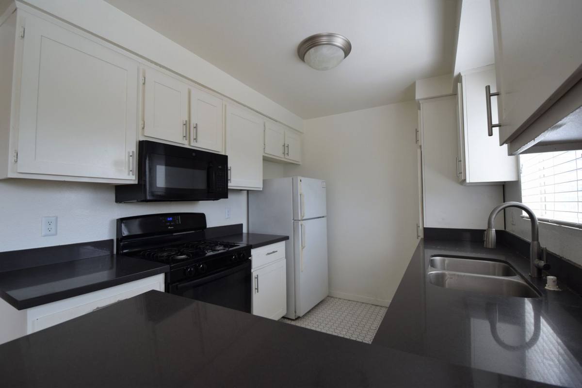 Apartment for rent at 4930 Whitsett Ave, Valley Village, CA 91607