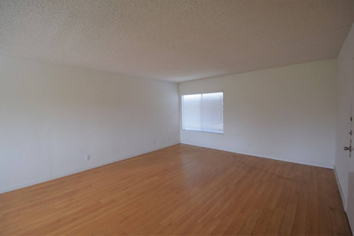Apartment for rent at 4930 Whitsett Ave, Valley Village, CA 91607