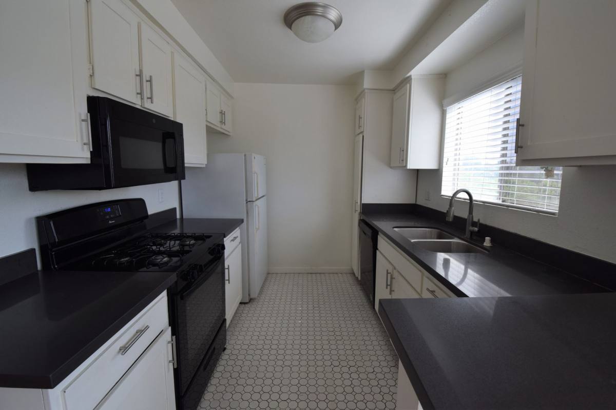 Apartment for rent at 4930 Whitsett Ave, Valley Village, CA 91607
