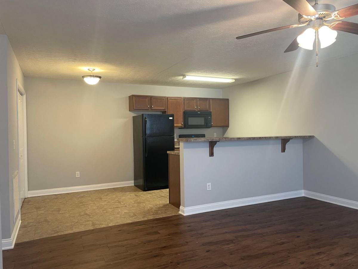 Apartment for rent at 429 Upper Stone Ave, Bowling Green, KY 42101