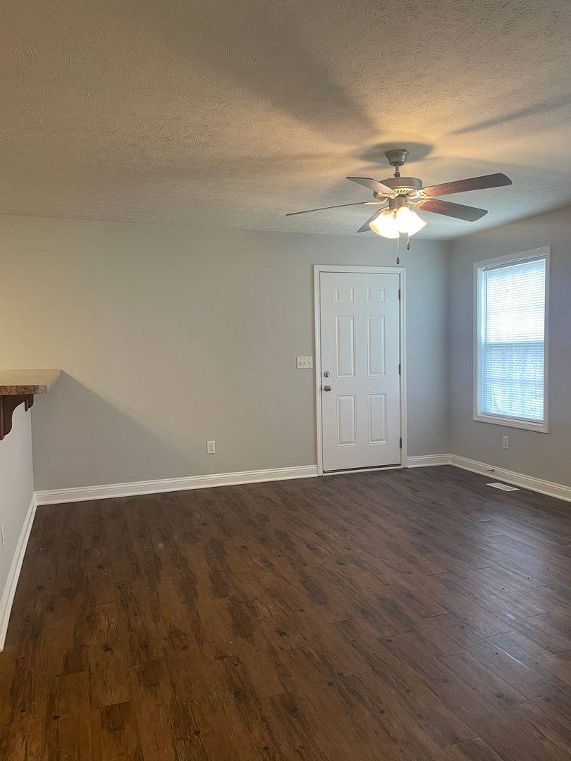 Apartment for rent at 429 Upper Stone Ave, Bowling Green, KY 42101