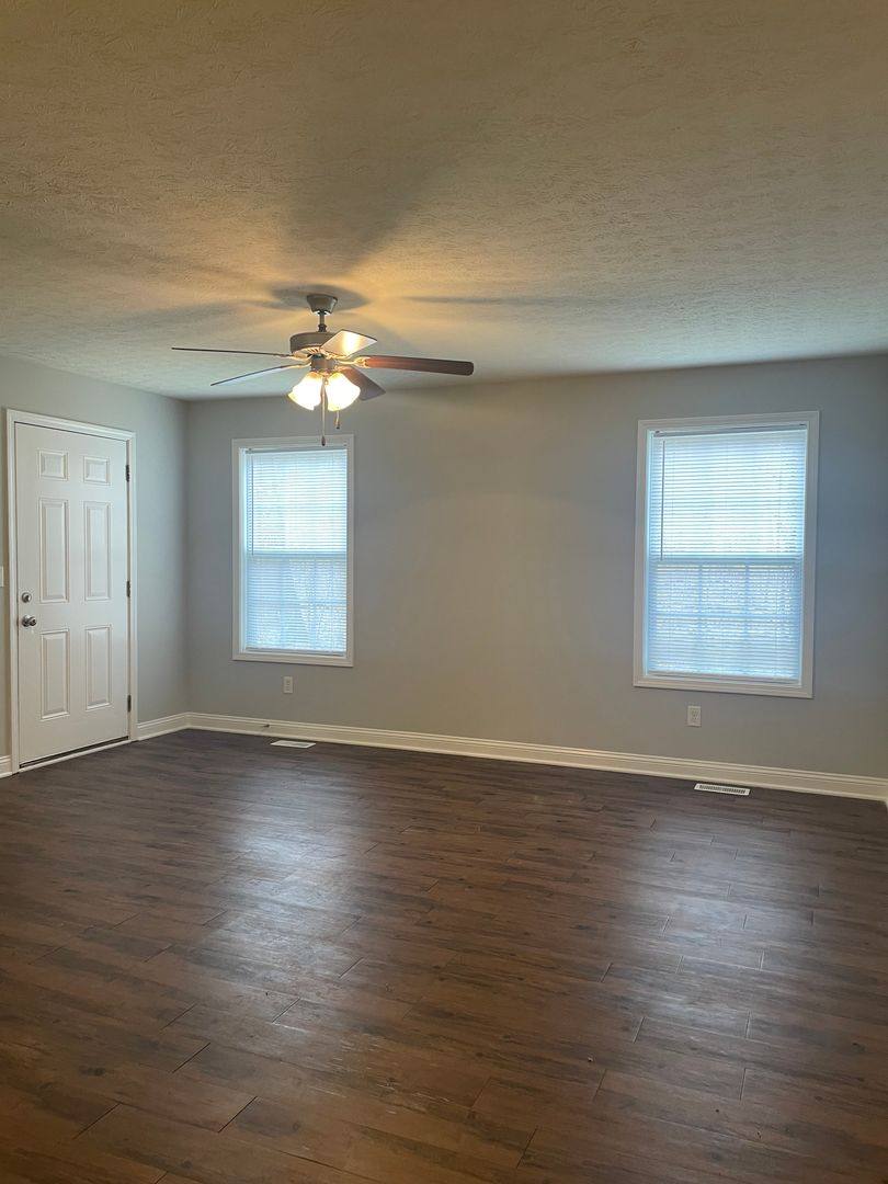 Apartment for rent at 429 Upper Stone Ave, Bowling Green, KY 42101