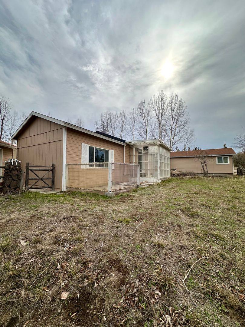 House for rent at 333 SW 35th St, Redmond, OR 97756